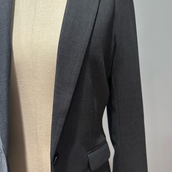 H&M Blazer - Picture 2 of 3
